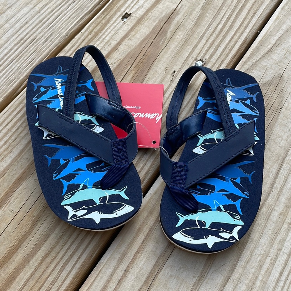 NWT Hanna Andersson Navy Shark Flip Flop Sandals Boys Toddler Size 7